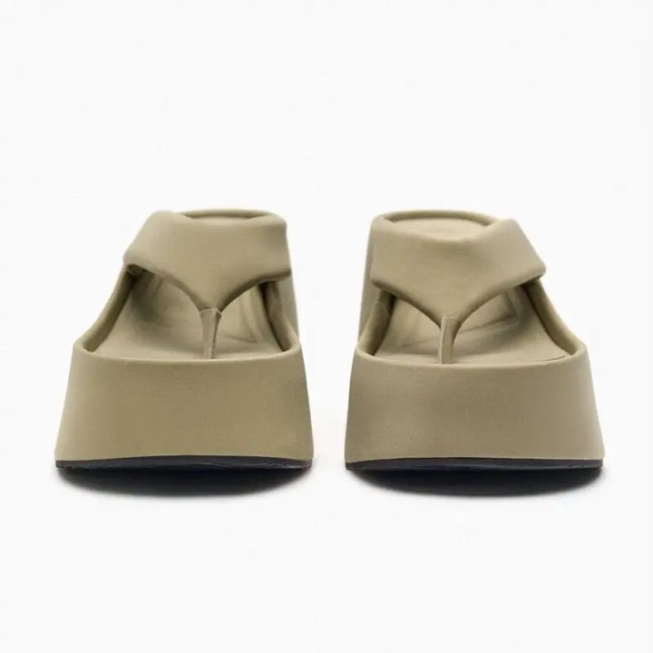 DELIA | WOMEN’S PLATFORM SLIPPERS