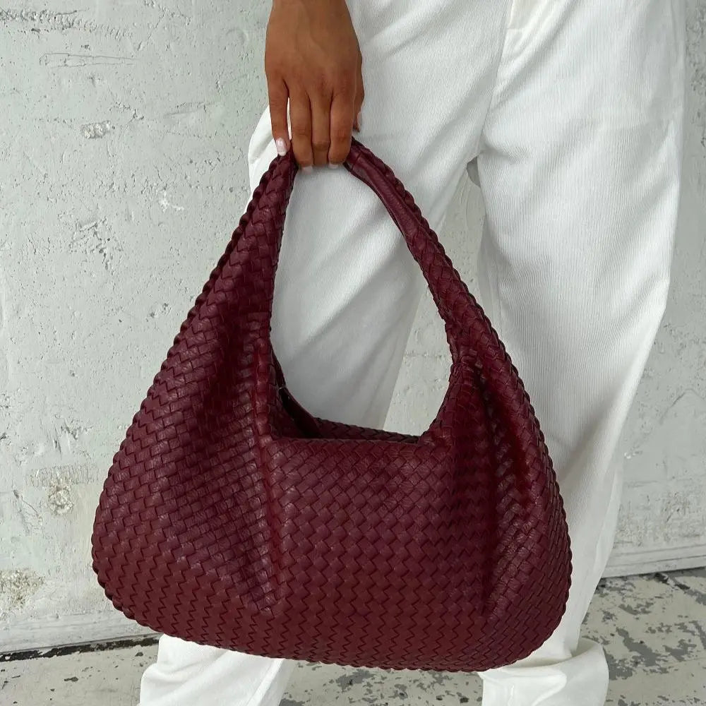 TAMMY | CHIC WOVEN TOTE BAG IN DEEP RED