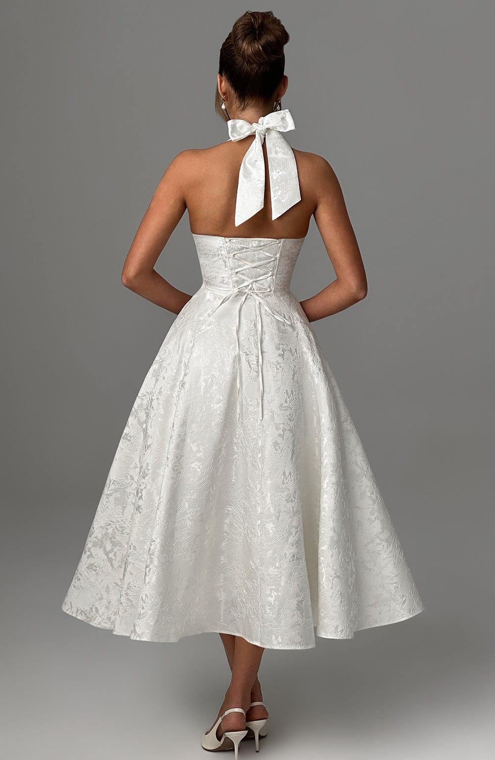 OPHELIA | CHIC V-NECK BACKLESS DRESS