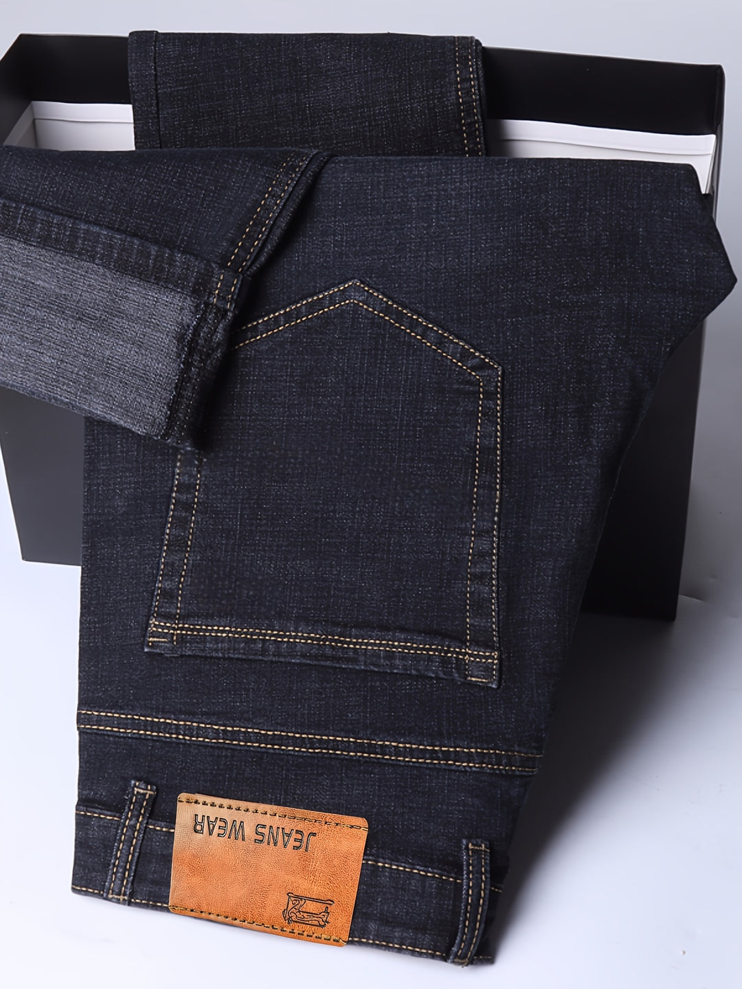 OWEN | MEN’S WIDE-LEG WASHED DENIM JEANS