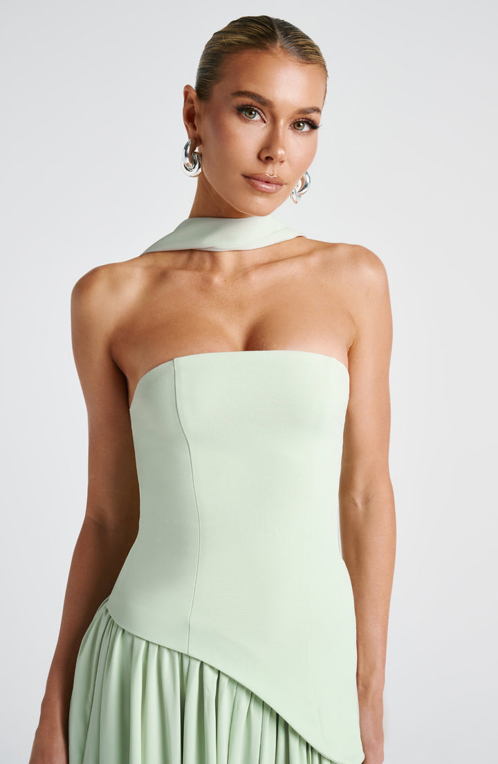 WENDY | ELEGANT BACKLESS PLEATED MAXI DRESS