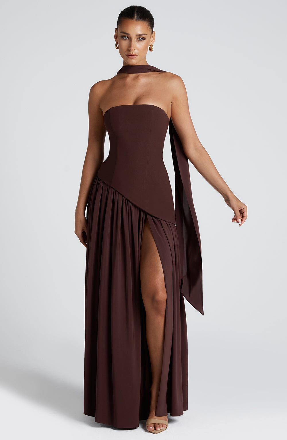 WENDY | ELEGANT BACKLESS PLEATED MAXI DRESS