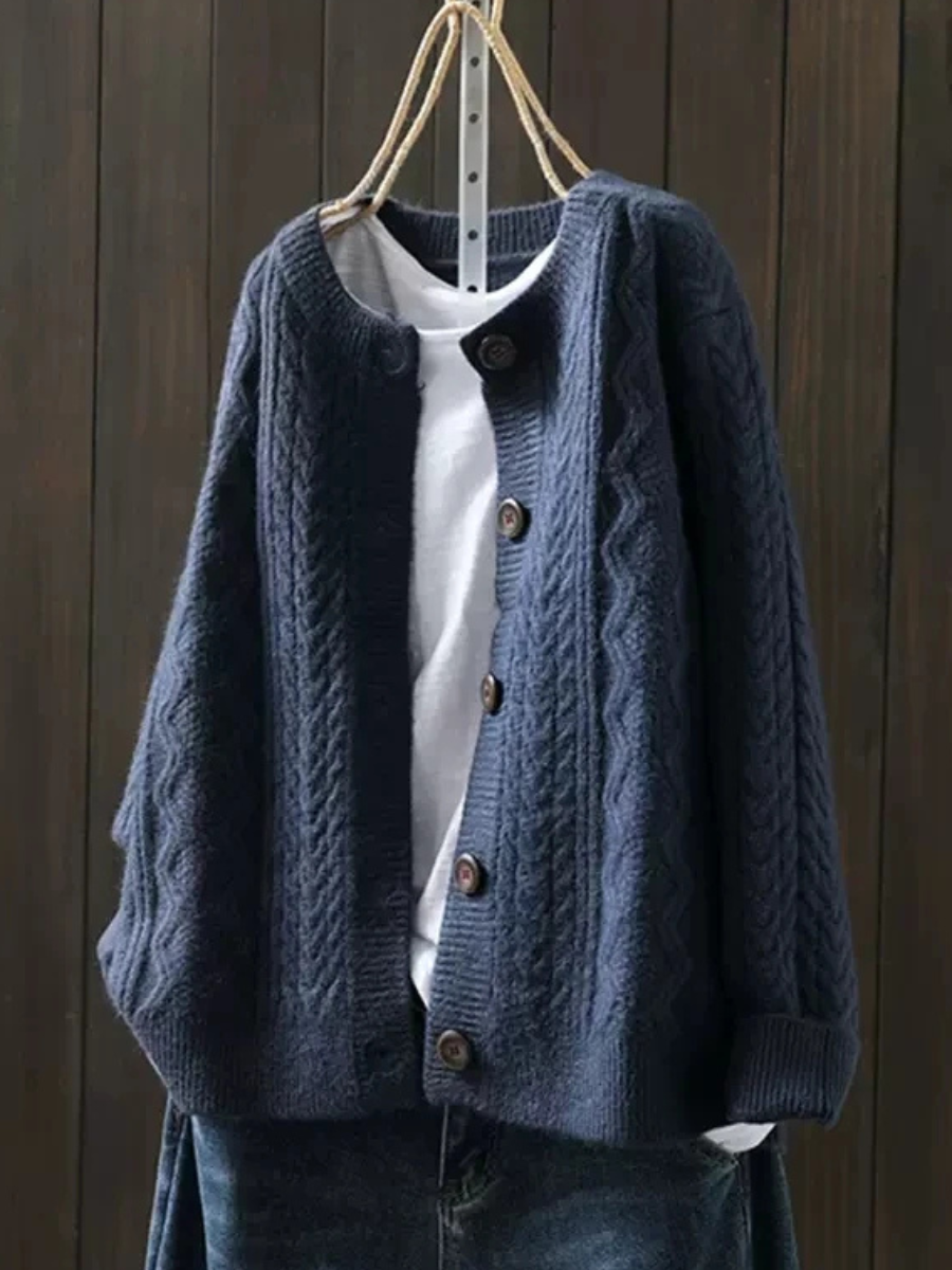 VENUS | CABLE KNIT CARDIGAN