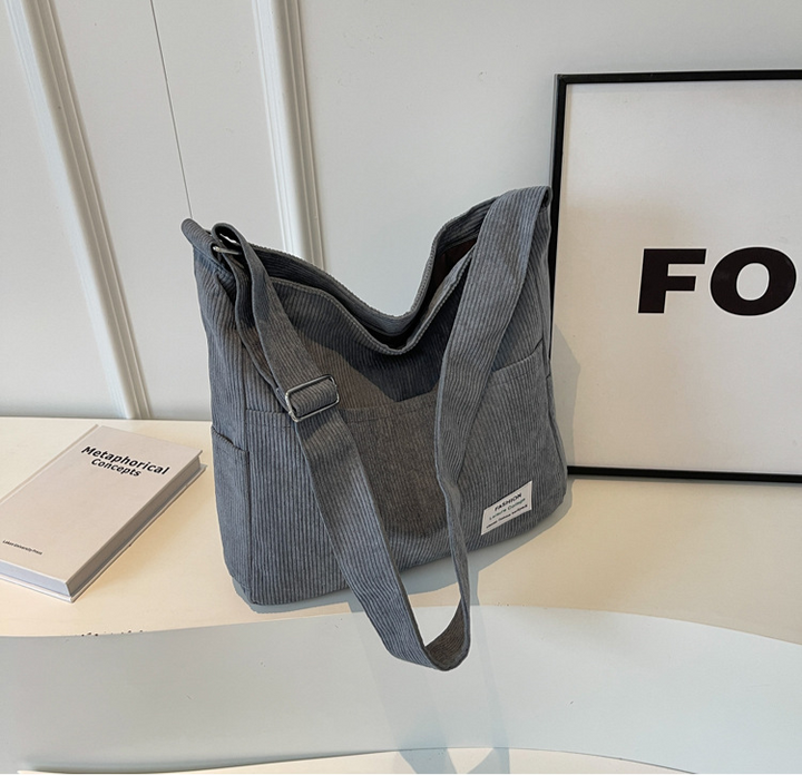 ALONDRA | CHIC CORDUROY SHOULDER BAG