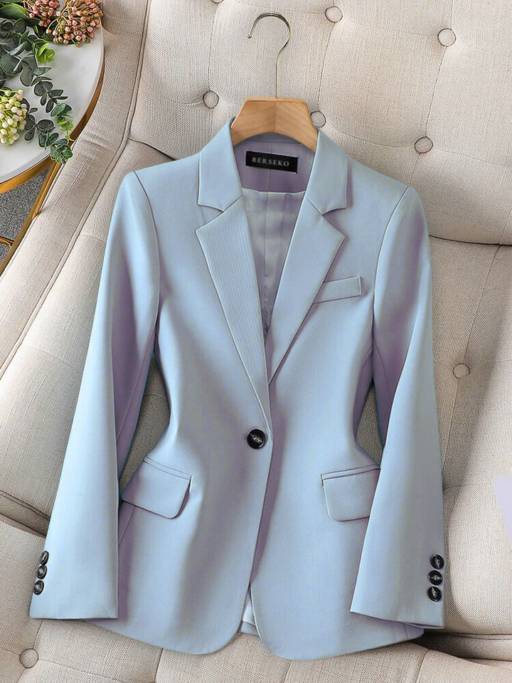 MAINE | WOMEN’S TAILORED SINGLE-BUTTON BLAZER