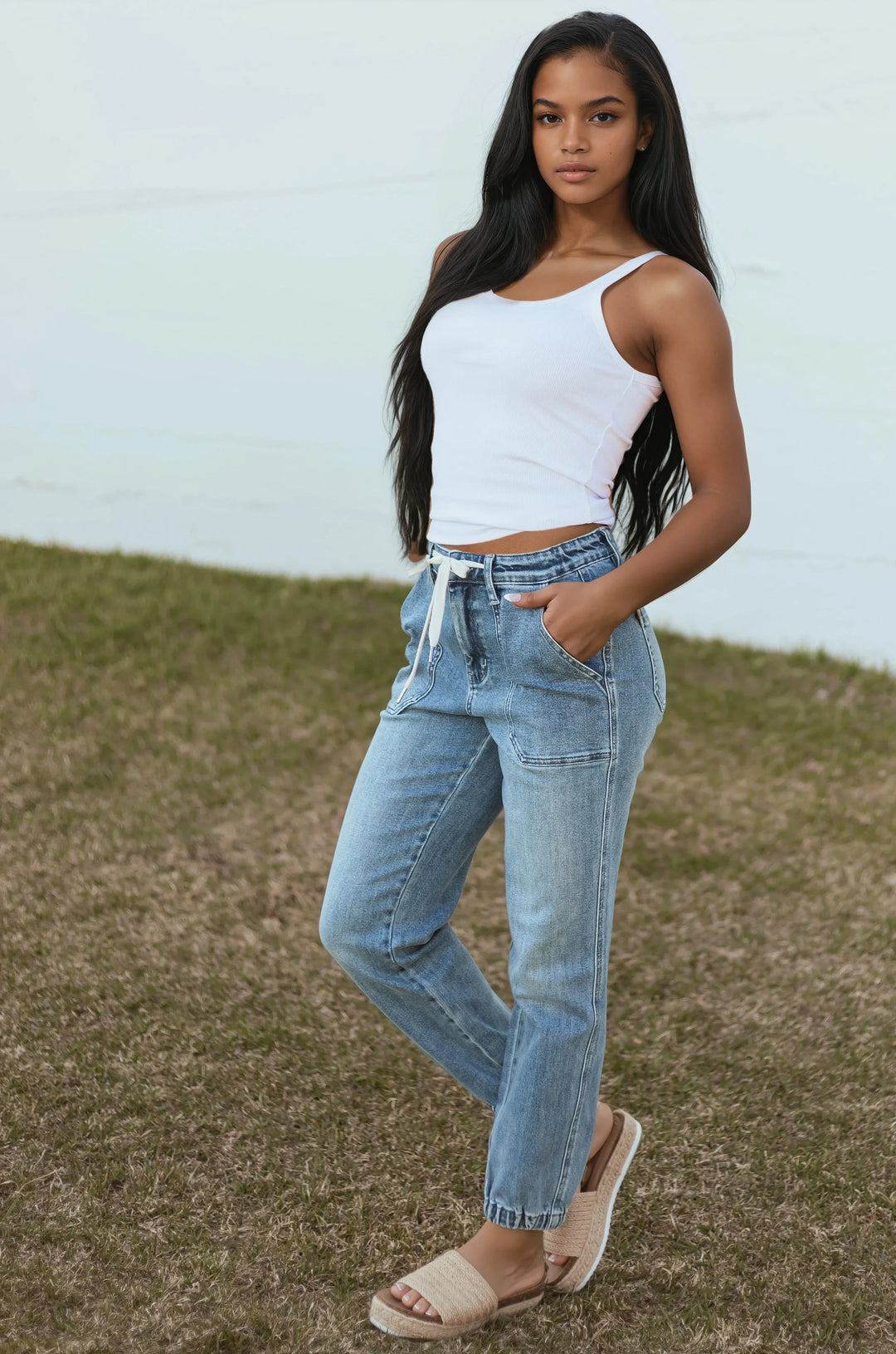 KELLY | WOMEN’S DENIM JOGGER JEANS WITH DRAWSTRING