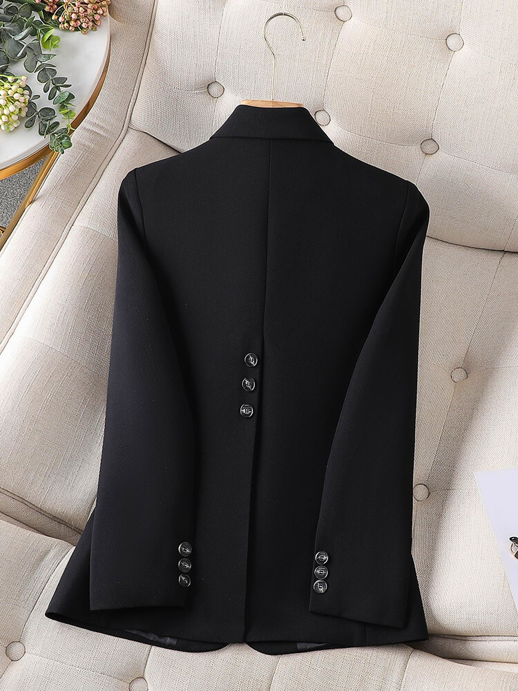 MAINE | WOMEN’S TAILORED SINGLE-BUTTON BLAZER