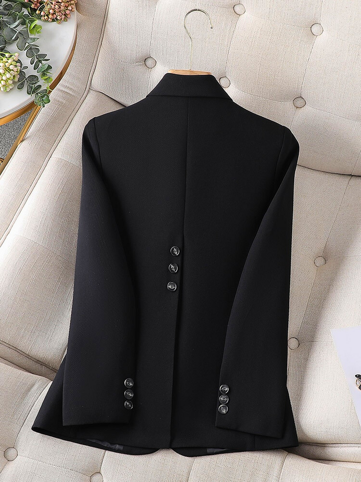 MAINE | WOMEN’S TAILORED SINGLE-BUTTON BLAZER