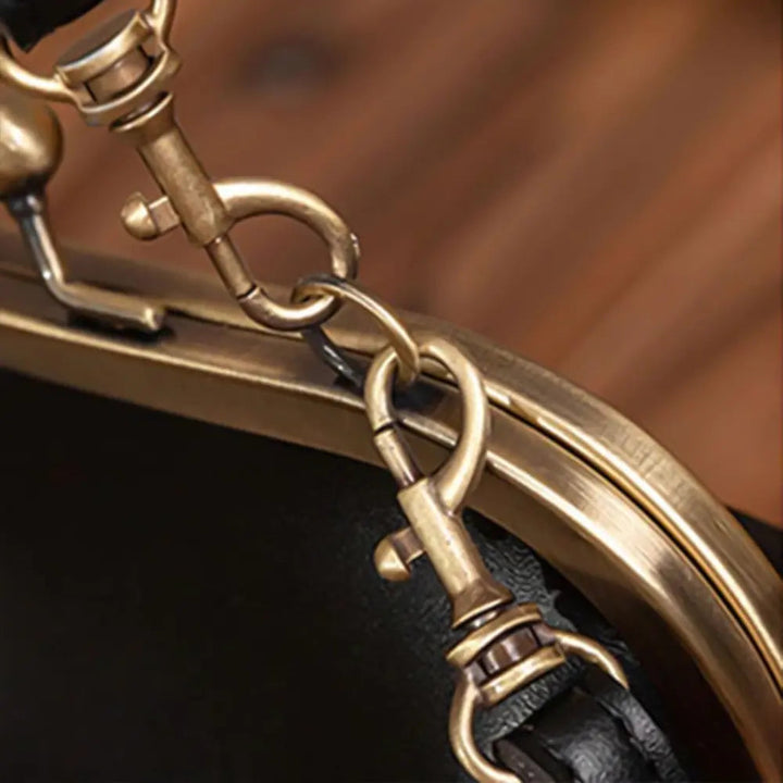 ATHISA | VINTAGE-INSPIRED LEATHER CROSSBODY BAG