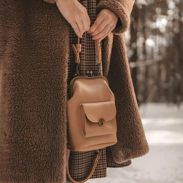 ATHISA | VINTAGE-INSPIRED LEATHER CROSSBODY BAG