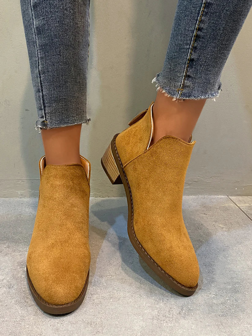 BERNARDINA | LOW-HEEL BOOTS