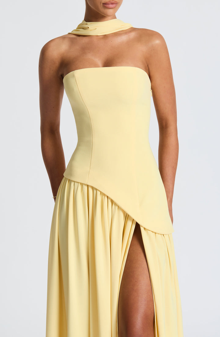 WENDY | ELEGANT BACKLESS PLEATED MAXI DRESS